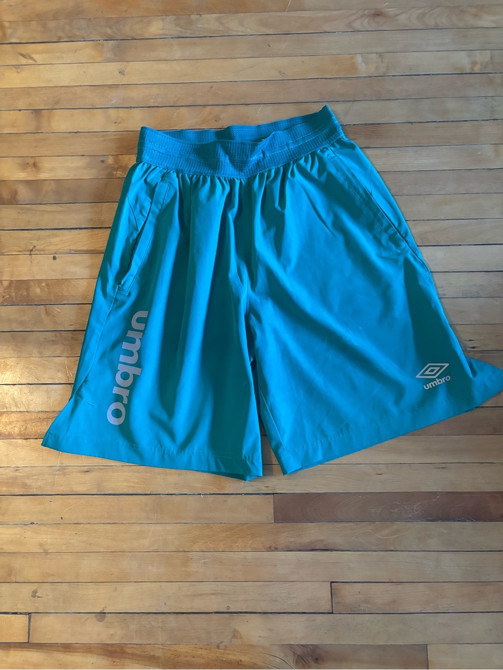 Umbro Men’s Teal Blue Athletic Soccer Shorts Size Small